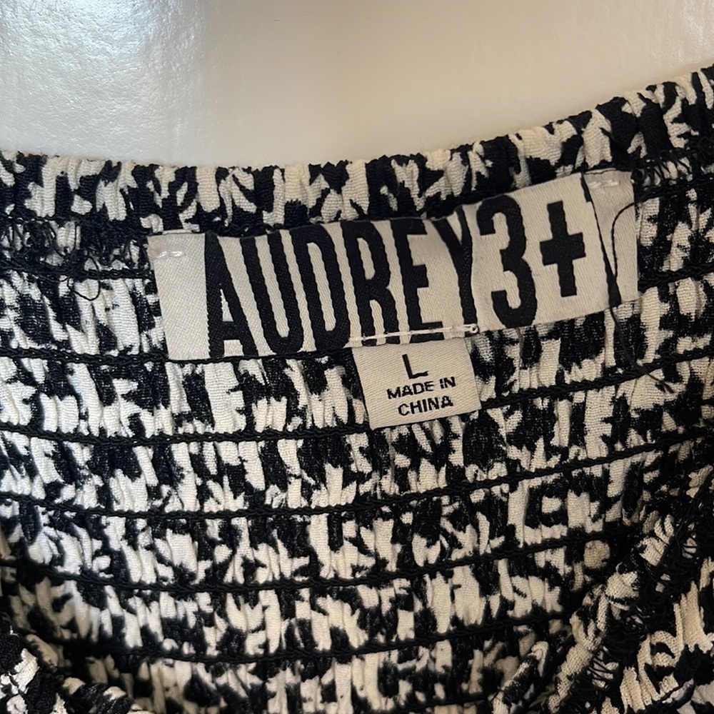 Audrey Crop Top; Size L, Worn Once - image 3